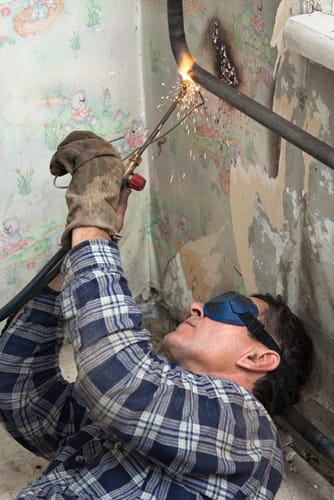 2-helpful-tips-to-prevent-water-pipes-from-freezing_1136_546581_0_14062507_500